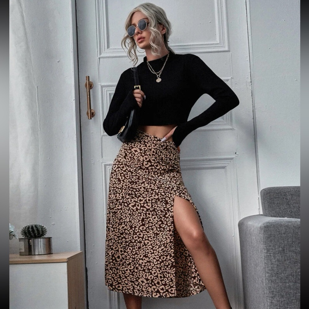 SHEIN All Over Print Split Thigh Skirt- Medium